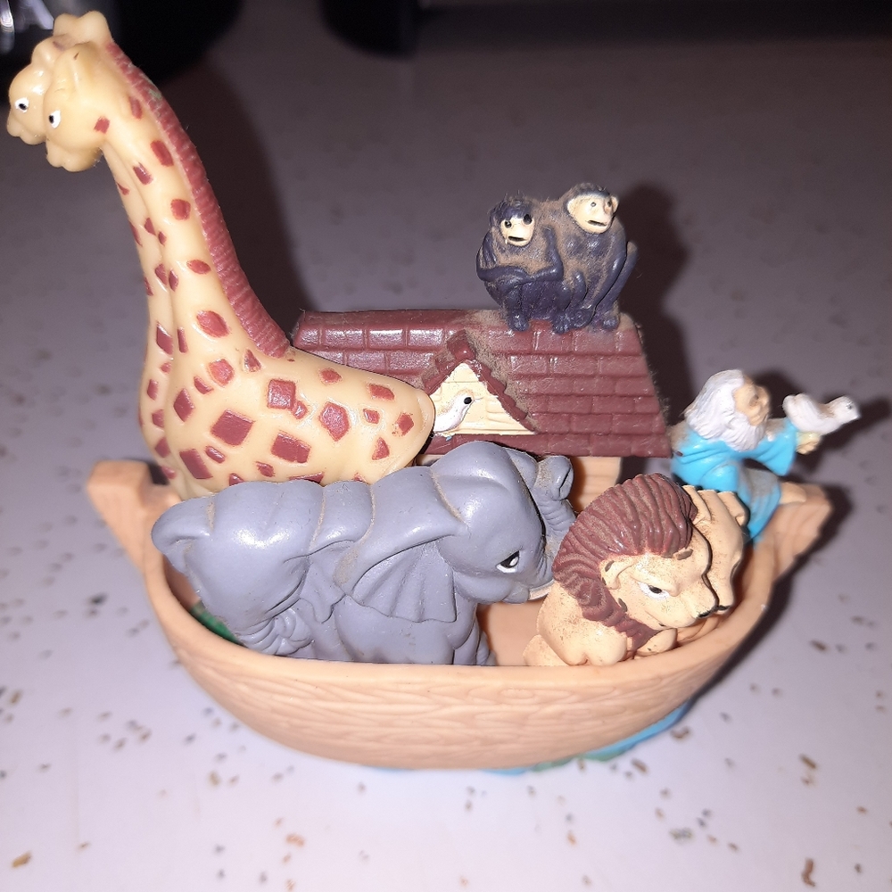 Noah's Ark Refrigerator Magnets set of 2 - Picture 2 of 6
